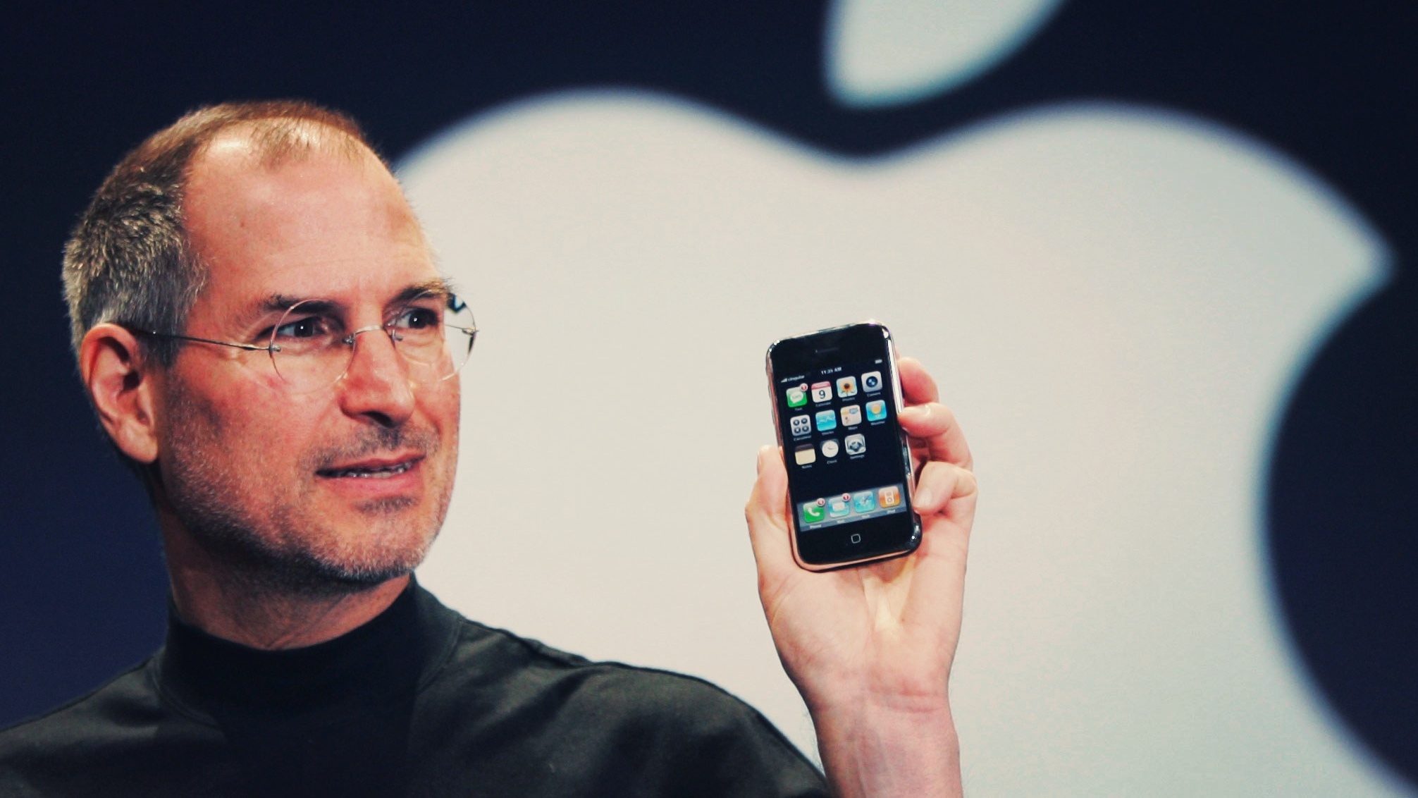 Steve Jobs Announcing the Launch of iPhone. Source: http://wired.com&nbsp;