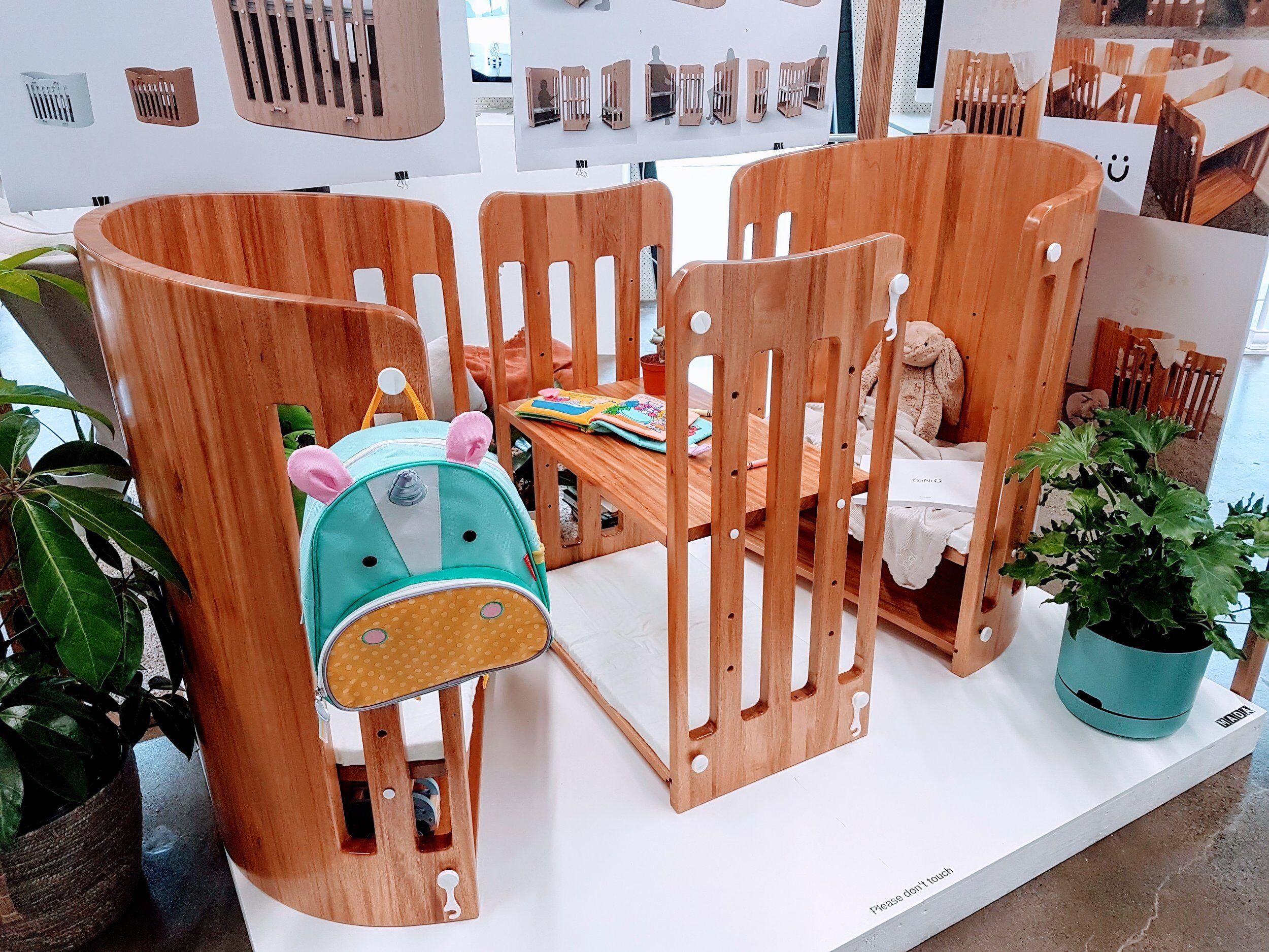 A modular multipurpose cot