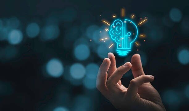 idea icon in hand