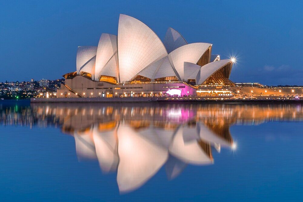 sydney opera house at night